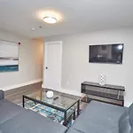 Clifton Hill Hideaway 2B -Two Bedroom Condo